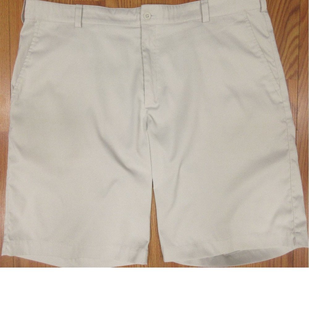 NIKE GOLF DRI-FIT REGULAR FIT SHORTS POLY/SPANDEX LIGHT KHAKI Sz 38
